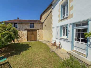 2 buildings for the price of one. Potential for income. for sale for 160,000&euro; in Dordogne, Aquitaine