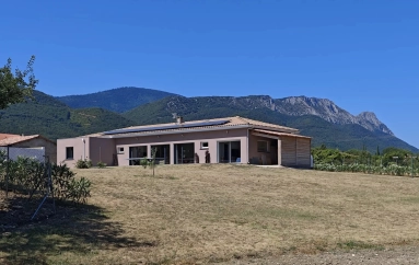 Contemporary, single-storey villa with mountain views in Caudies-de-Fenouillèdes for sale for 409,500&euro; in Pyrénées-Orientales, Languedoc-Roussillon