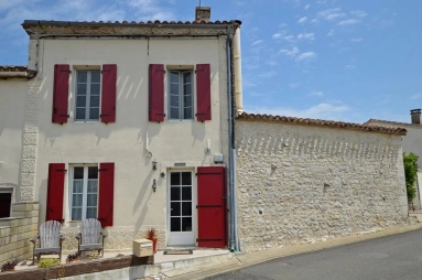 3 Bedroom(s) - 2 Bathroom(s) - 944m² land for sale in Lot-et-Garonne, Aquitaine, France - FrenchPropertyPortal.com Charming village house for sale for 196,999€ in Lot-et-Garonne, Aquitaine