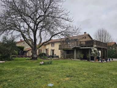 A Characterful Countryside Cottage with Guest Gîte for sale for 237,449&euro; in Charente, Poitou-Charentes