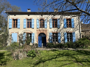 Equestrian Property Perfect for Family Life, 5 Bedrooms, 5 ha, Pool for sale for 495,000&euro; in Tarn-et-Garonne, Midi-Pyrénées