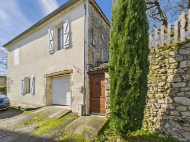 2 Bedroom(s) - 2 Bathroom(s) - 193m² land for sale in Lot-et-Garonne, Aquitaine, France - FrenchPropertyPortal.com Charming Renovated Village House with Independent Studio or Commercial Space in Beauville for sale for 304,950€ in Lot-et-Garonne, Aquitaine