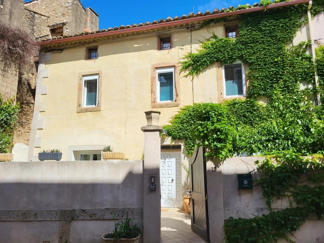 5 Bedroom(s) - 5 Bathroom(s) - 132m² land for sale in Aude, Languedoc-Roussillon, France - FrenchPropertyPortal.com Character Property with great Guest House Potential with 5 en suite bedrooms for sale for 279,000€ in Aude, Languedoc-Roussillon