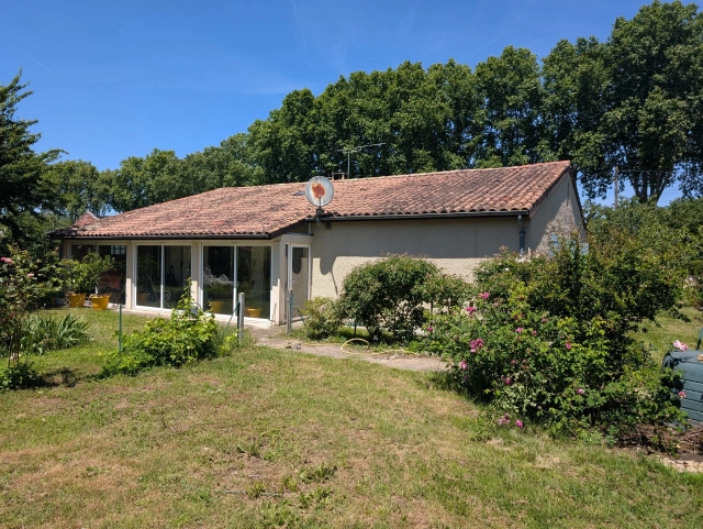 Modern cottage in a quiet riverside commune for sale for 178,000&euro; in Lot-et-Garonne, Aquitaine