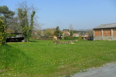Excellent building plot with previous permission for the construction of two houses for sale for 24,000€ in Dordogne, Aquitaine