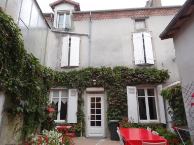 6 bedroom beautiful character property with potential for Bed and Breakfast for sale for 299,600&euro; in Haute-Vienne, Limousin