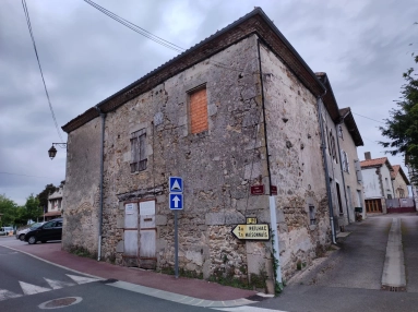 Stone barn to renovate with garden for sale for 41,000&euro; in Dordogne, Aquitaine