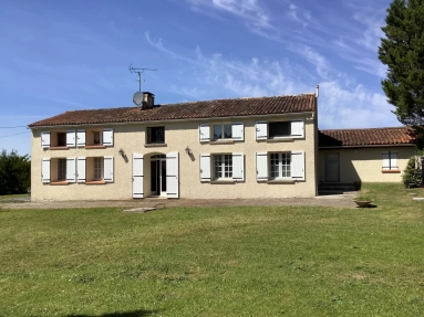 4 Bedroom(s) - 3 Bathroom(s) - 8,080m² land for sale in Charente, Poitou-Charentes, France - FrenchPropertyPortal.com Spacious country house with pool near Cognac for sale for 349,500€ in Charente, Poitou-Charentes