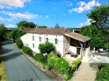 Pretty village house with heated pool - near Eymet for sale for 339,000&euro; in Dordogne, Aquitaine