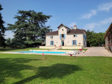 5 Bedroom(s) - 4 Bathroom(s) - 25,000m² land for sale in Lot-et-Garonne, Aquitaine, France - FrenchPropertyPortal.com Stone Country House with Pool, Barn and 6 Acres – Near Puymirol, Lot-et-Garonne, Southwest France for sale for 499,000€ in Lot-et-Garonne, Aquitaine