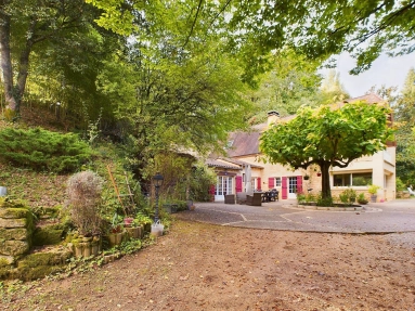 3 Bedroom(s) - 2 Bathroom(s) - 4,325m² land for sale in Dordogne, Aquitaine, France - FrenchPropertyPortal.com Unique house built into natural rock in La Roque-Gageac, one of France's most beautiful villages in the Dordogne Valley. for sale for 484,800€ in Dordogne, Aquitaine