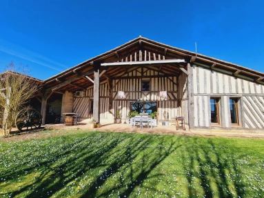 4 Bedroom(s) - 2 Bathroom(s) - 7,325m² land for sale in Lot-et-Garonne, Aquitaine, France - FrenchPropertyPortal.com 5 Bed character home with pool and large garden close to town for sale for 402,800€ in Lot-et-Garonne, Aquitaine