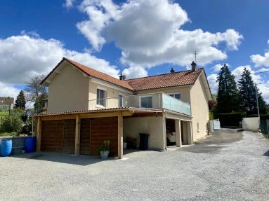 A pleasant three bedroom house with a magnificient view on the Limousin countryside for sale for 205,200€ in Haute-Vienne, Limousin