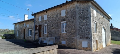 Stone village house to refresh for sale for 141,700&euro; in Charente, Poitou-Charentes
