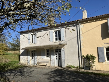 A country house with huge potential in a beautiful peaceful hamlet for sale for 140,400&euro; in Dordogne, Aquitaine
