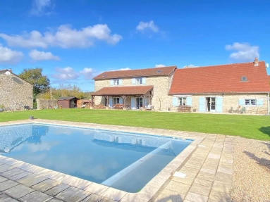 11 Bedroom(s) - 7 Bathroom(s) - 4,384m² land for sale in Haute-Vienne, Limousin, France - FrenchPropertyPortal.com Large main house plus two guest houses and two pools for sale for 524,700€ in Haute-Vienne, Limousin