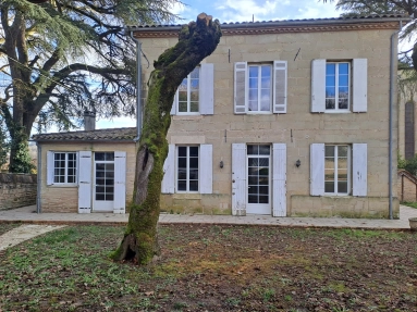 Charming manor house with two guest houses for sale for 445,200&euro; in Lot-et-Garonne, Aquitaine
