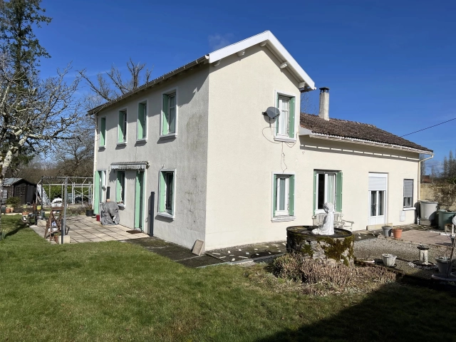 Charming 3-Bedroom Home in Scenic Ambernac, France for sale for 149,900&euro; in Charente, Poitou-Charentes