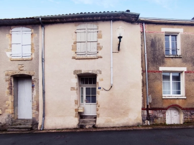 Charming Stone Village House with Garden and Character Features for sale for 147,150&euro; in Vendée, Pays-de-la-Loire