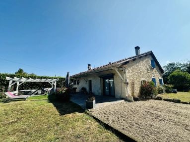 Stone 2-3 bedroom house with office, mezzanine, garage and outbuilding for sale for 299,900&euro; in Dordogne, Aquitaine