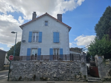 Charming 3-Bedroom Townhouse – Ready to Enjoy! for sale for 130,800&euro; in Charente, Poitou-Charentes