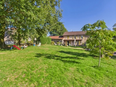4 Bedroom(s) - 2 Bathroom(s) - 6,093m² land for sale in Dordogne, Aquitaine, France - FrenchPropertyPortal.com Beautiful renovated house with 4 bedrooms for sale for 246,100€ in Dordogne, Aquitaine