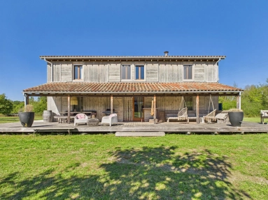 8 Bedroom(s) - 4 Bathroom(s) - 14,940m² land for sale in Lot-et-Garonne, Aquitaine, France - FrenchPropertyPortal.com Property with two houses and pool close to Villeréal for sale for 560,000€ in Lot-et-Garonne, Aquitaine
