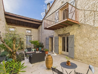 5 Bedroom(s) - 5 Bathroom(s) - 446m² land for sale in Dordogne, Aquitaine, France - FrenchPropertyPortal.com Elegant and Substantial Townhouse with Roof Garden and Independent Apartment – Eymet for sale for 599,000€ in Dordogne, Aquitaine