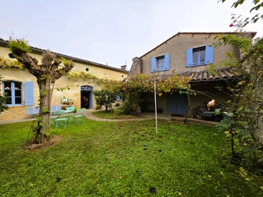 5 Bedroom(s) - 6 Bathroom(s) - 1,570m² land for sale in Gironde, Aquitaine, France - FrenchPropertyPortal.com Elegant countryside home with pool for sale for 720,800€ in Gironde, Aquitaine