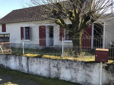 Detached end of village cottage to refresh for sale for 66,000&euro; in Haute-Vienne, Limousin