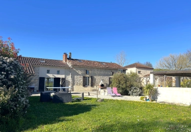 Charming stone ensemble with 2 houses and 2 pools for sale for 447,000&euro; in Lot-et-Garonne, Aquitaine