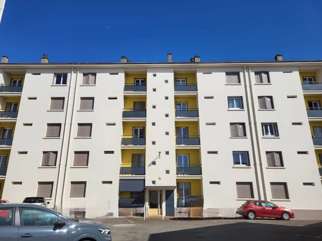 2 Bedroom(s) - 4 Bathroom(s) - 2,736m² land for sale in Aude, Languedoc-Roussillon, France - FrenchPropertyPortal.com Apartment with stunning views over Carcassonne for sale for 78,000€ in Aude, Languedoc-Roussillon