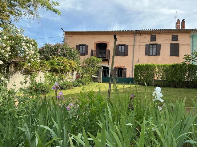 Large characterful countryside retreat with potential to develop for sale for 250,000&euro; in Aude, Languedoc-Roussillon
