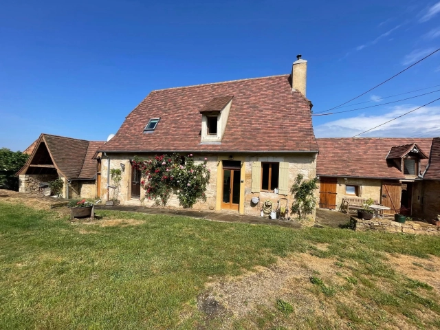 Quality Perigordine renovation with barn for sale for 299,600&euro; in Dordogne, Aquitaine