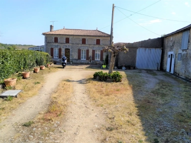 Five bedroom farmhouse with outbuildings and garden overlooking the countryside for sale for 235,100&euro; in Charente-Maritime, Poitou-Charentes