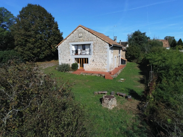 Beautiful barn converstion - open plan living downstairs & 3/4 bedrooms upstairs for sale for 162,000&euro; in Dordogne, Aquitaine