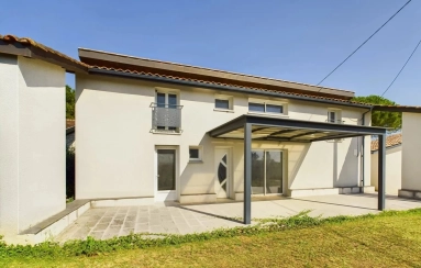 8 Bedroom(s) - 4 Bathroom(s) - 3,873m² land for sale in Lot-et-Garonne, Aquitaine, France - FrenchPropertyPortal.com Splendid architect-designed house with a retro/chic feel for sale for 572,000€ in Lot-et-Garonne, Aquitaine