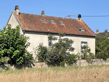 Stylish hamlet house with large field and swimming pool for sale for 141,700€ in Indre, Centre