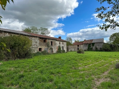Renovation property in a calm hamlet for sale for 77,000&euro; in Haute-Vienne, Limousin