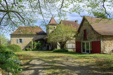 Faycelles Area: Stone House with Pigeonnier, Apartment, Barn, Outbuildings, and Breathtaking Views! for sale for 384,780&euro; in Lot, Midi-Pyrénées