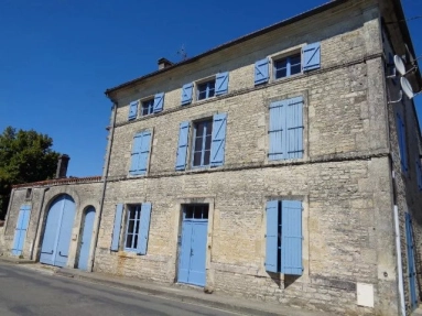 1 Bedroom(s) - 1 Bathroom(s) - 95m² land for sale in Charente, Poitou-Charentes, France - FrenchPropertyPortal.com Lovely 1 bedroom characterful apartment with communal in ground pool for sale for 66,000€ in Charente, Poitou-Charentes