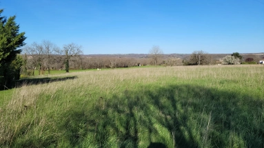 0 m² land for sale in Tarn-et-Garonne, Midi-Pyrénées, France - FrenchPropertyPortal.com 2422M² building plot for sale for 38,000€ in Tarn-et-Garonne, Midi-Pyrénées