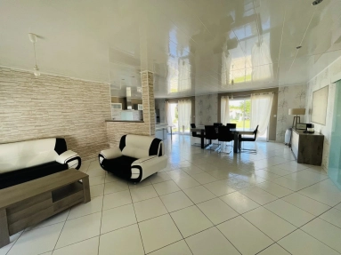 3 Bedroom(s) - 1 Bathroom(s) - 965m² land for sale in Charente, Poitou-Charentes, France - FrenchPropertyPortal.com Bungalow for sale for 233,200€ in Charente, Poitou-Charentes