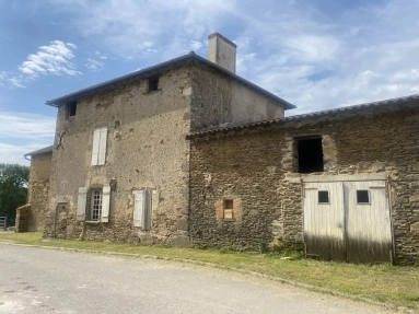580m² land for sale in Haute-Vienne, Limousin, France - FrenchPropertyPortal.com Beautiful village house to renovate with rear garden for sale for 56,000€ in Haute-Vienne, Limousin