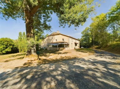5 Bedroom(s) - 2 Bathroom(s) - 9,453m² land for sale in Lot-et-Garonne, Aquitaine, France - FrenchPropertyPortal.com Large family home in a peaceful location for sale for 550,000€ in Lot-et-Garonne, Aquitaine