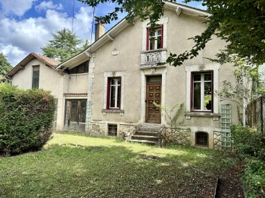 Renovation Opportunity with Exceptional Outbuildings in Bergerac – Rare Potential Close to Town Centre & River for sale for 145,000&euro; in Dordogne, Aquitaine
