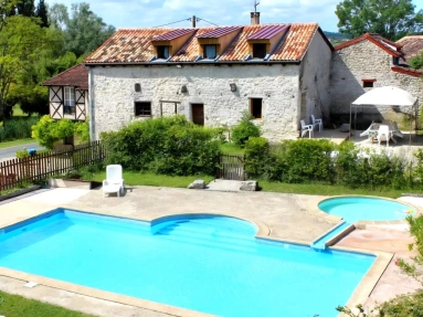 12 Bedroom(s) - 9 Bathroom(s) - 38,508m² land for sale in Dordogne, Aquitaine, France - FrenchPropertyPortal.com Charming Property Ensemble in a Picturesque Hamlet Setting for sale for 773,800€ in Dordogne, Aquitaine