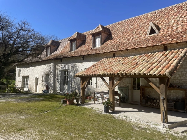 4 Bedroom(s) - 3 Bathroom(s) - 19,824m² land for sale in Lot-et-Garonne, Aquitaine, France - FrenchPropertyPortal.com Beautifully renovated Stone House on the edge of a Village for sale for 552,650€ in Lot-et-Garonne, Aquitaine