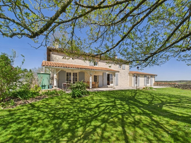3 Bedroom(s) - 2 Bathroom(s) - 2,745m² land for sale in Charente, Poitou-Charentes, France - FrenchPropertyPortal.com Charming 3 Bedroom Stone House with Modern Amenities near Chalais for sale for 349,000€ in Charente, Poitou-Charentes