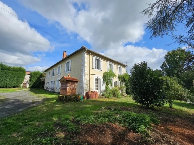 Historic Charm Meets Modern Comfort for sale for 398,950&euro; in Charente, Poitou-Charentes